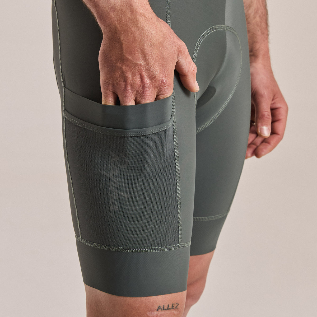 Men's Brevet Element Cargo Bib Shorts - Onyx/White