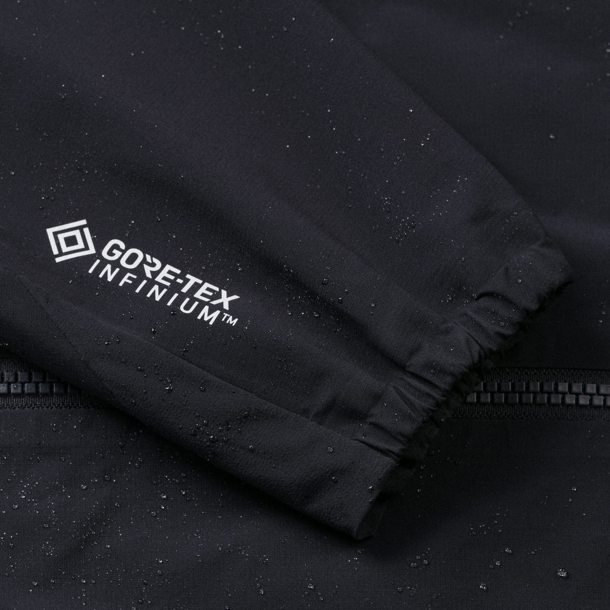 Men's Trail GORE-TEX Infinium Jacket - Black/Light Grey